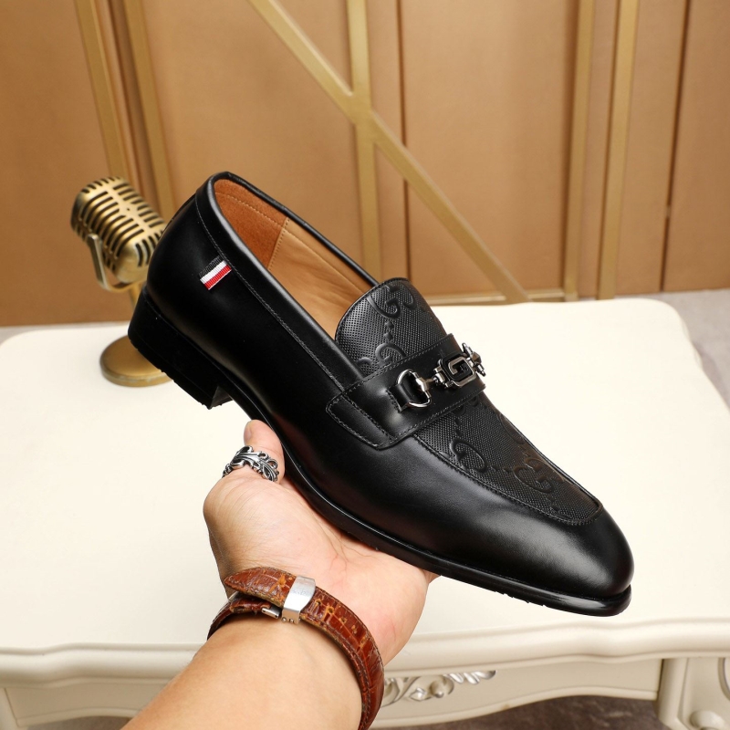 G*u*i leather shoes